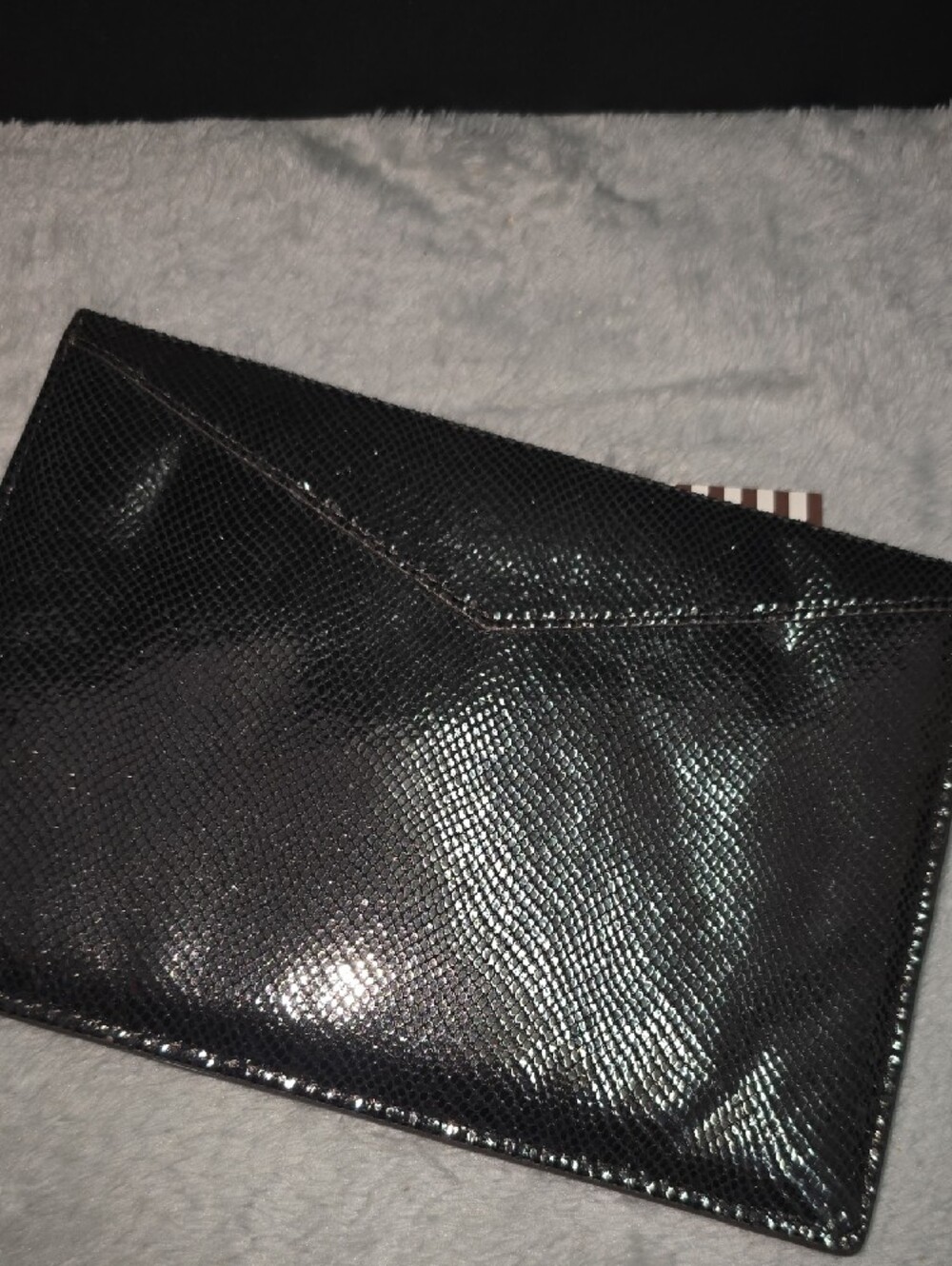 henri bendel Metallic Charcoal Envelope Card Holder - Picture 5 of 5
